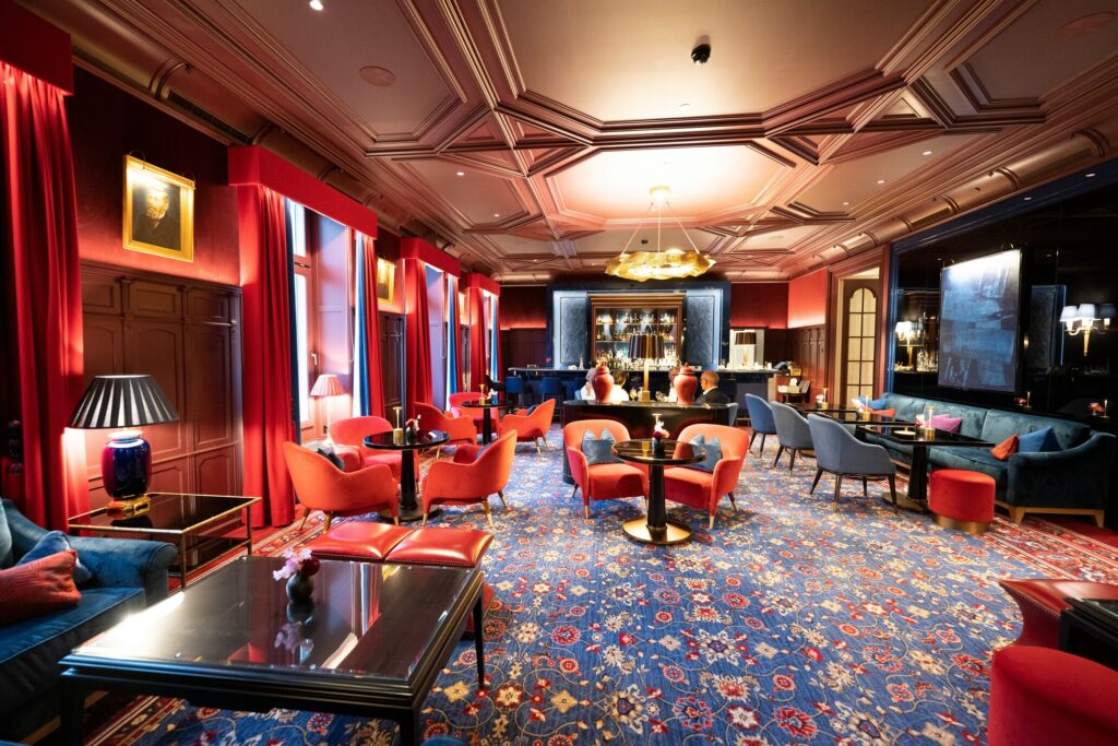 Skyline Dining SG : Dine in exclusive club lounges and sky bars overlooking Singapore’s iconic skyline.