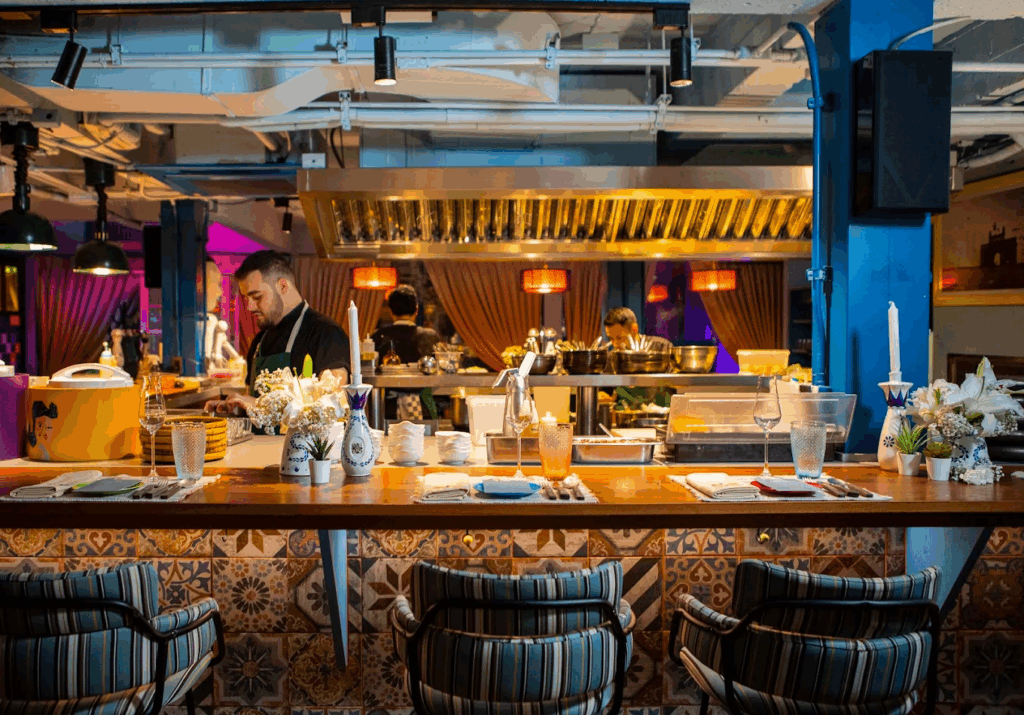 Fusion Cuisine in Singapore : Savor innovative dishes that blend tradition and creativity at Singapore’s top fusion restaurants.