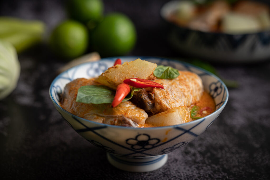 Fusion Cuisine in Singapore : Local and international chefs elevate traditional flavours through innovative techniques.
