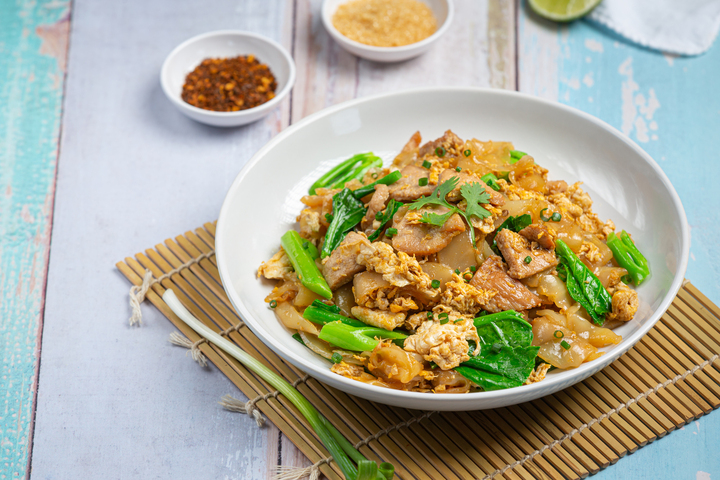 Singapore Fusion Cuisine : Classic char kway teow with rich soy and chili flavors