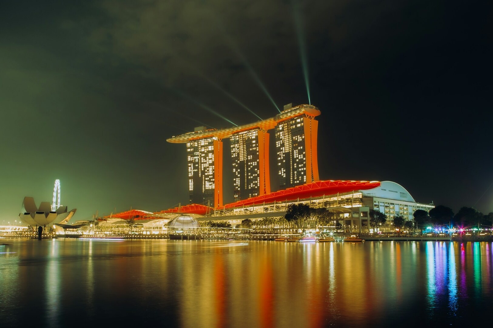 Iconic Marina Bay Sands in Singapore, featuring upscale dining options and a breathtaking skyline view.